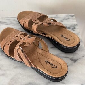Clarks Tan Women's Slide Sandals - NWOT